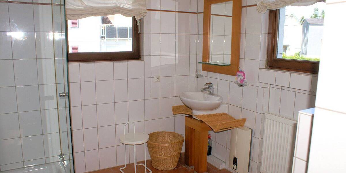 Mehrfamilienhaus, Wohnhaus Ruppichteroth - 9 Zimmer, 279 m&sup2;, 333.000&euro; | Angebot:25742820