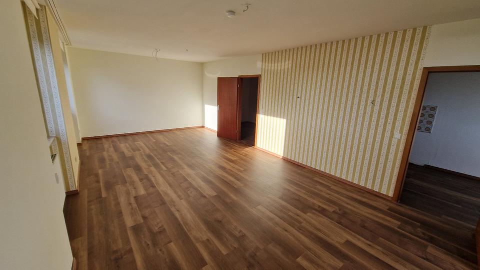 Etagenwohnung Radevormwald - 1 Zimmer, 82 m&sup2;, 585&euro; | Angebot:25174373