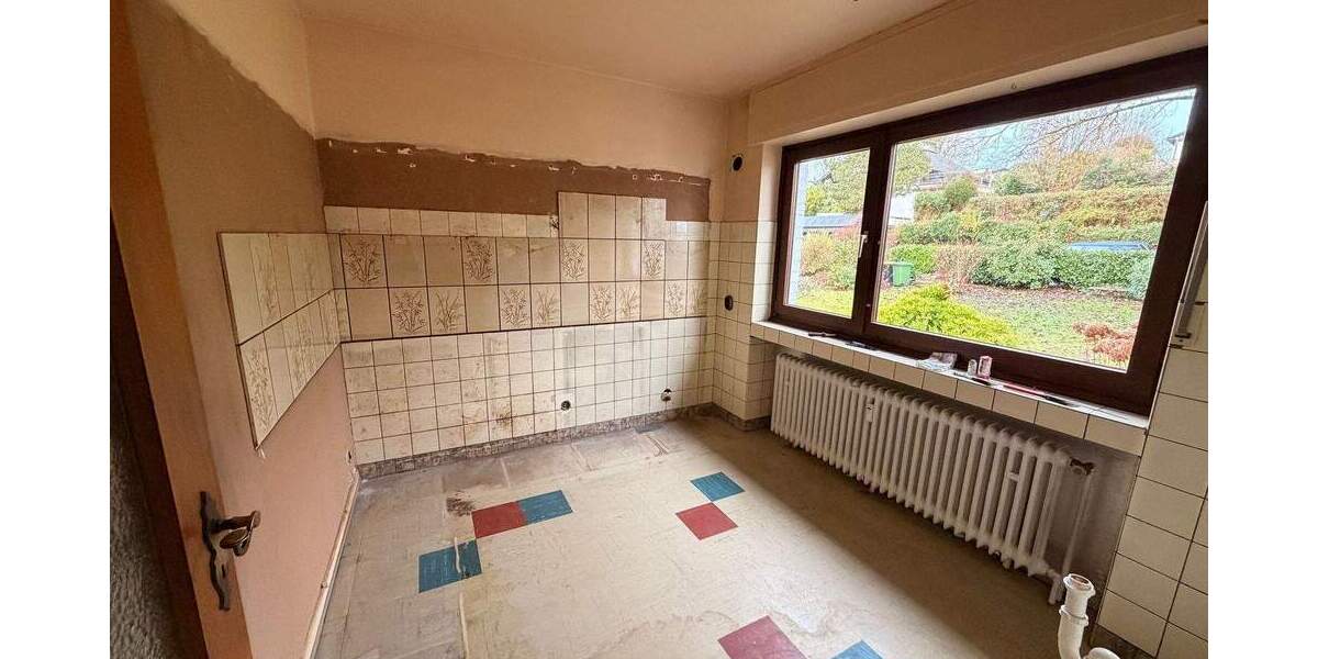 Mehrfamilienhaus, Wohnhaus Windeck Herchen - 8 Zimmer, 207 m&sup2;, 265.000&euro; | Angebot:25680471