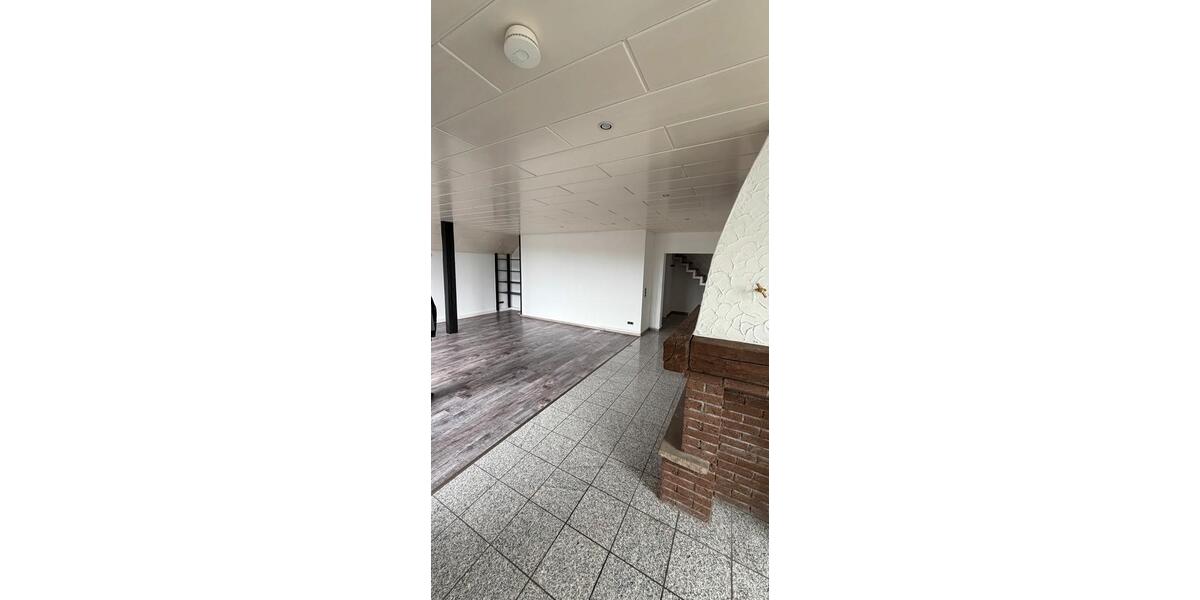 Dachgeschoßwohnung Lüdenscheid - 3 Zimmer, 105 m&sup2;, 695&euro; | Angebot:25978313