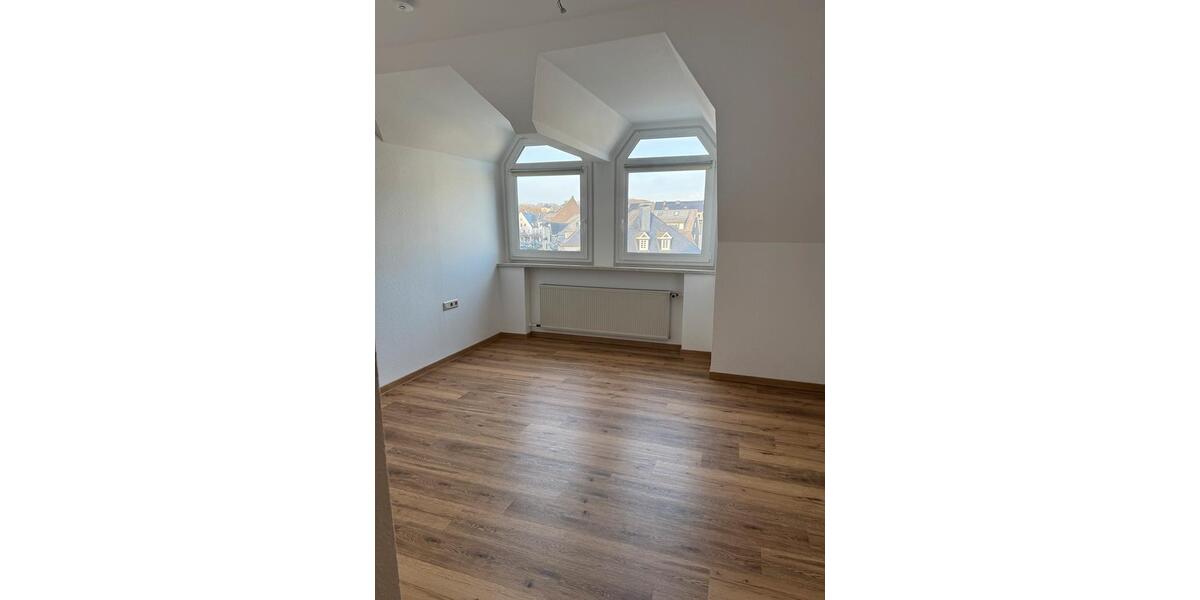 Dachgeschoßwohnung Reichshof - 2 Zimmer, 76 m&sup2;, 970&euro; | Angebot:25904641