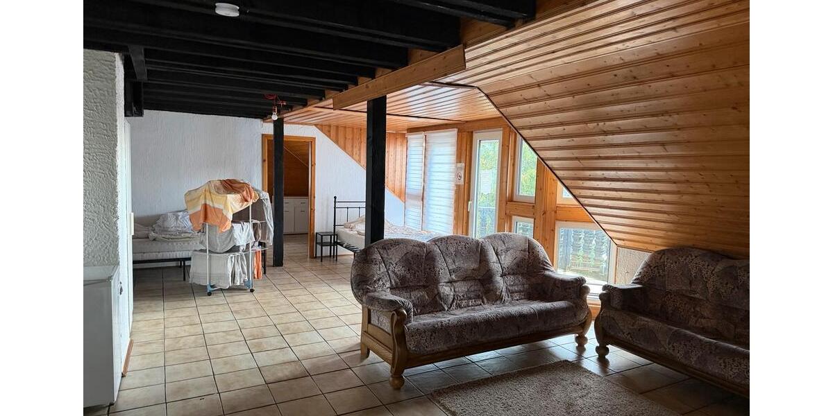 Dachgeschoßwohnung Wiehl - 2 Zimmer, 94 m&sup2;, 800&euro; | Angebot:27552043