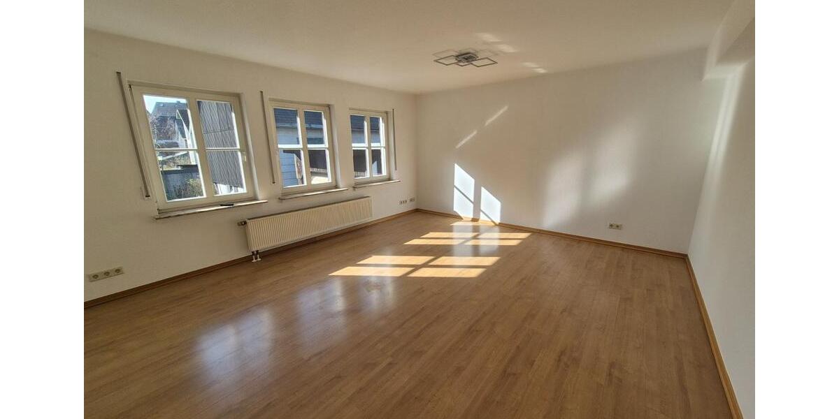 Etagenwohnung Drolshagen - 3 Zimmer, 85 m&sup2;, 680&euro; | Angebot:25721913