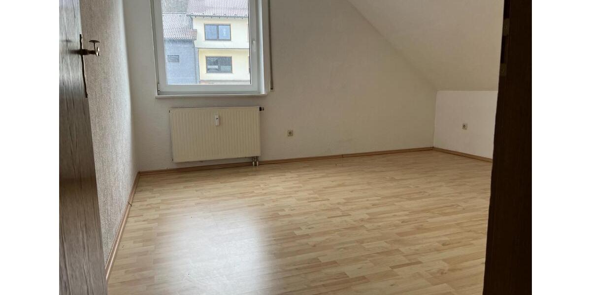 Dachgeschoßwohnung Werdohl - 3 Zimmer, 69 m&sup2;, 450&euro; | Angebot:25570064