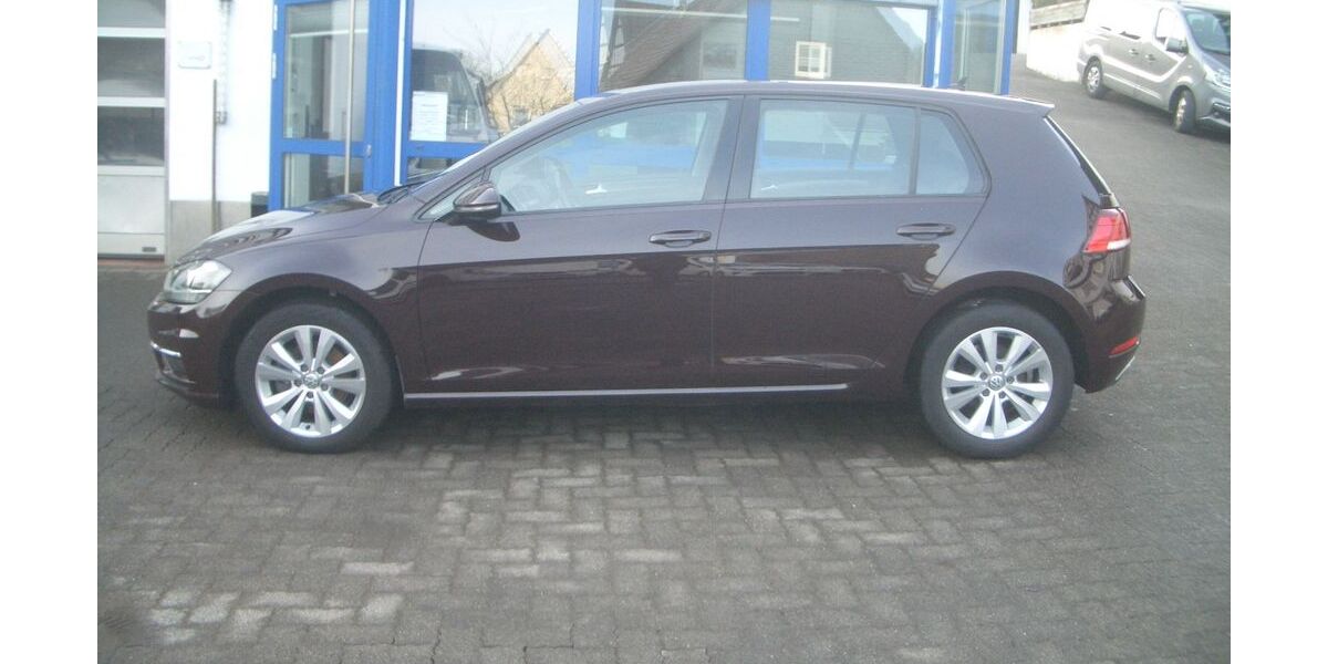 VW Golf 142.000 km 10.790 &euro; Attendorn-Repe 57439