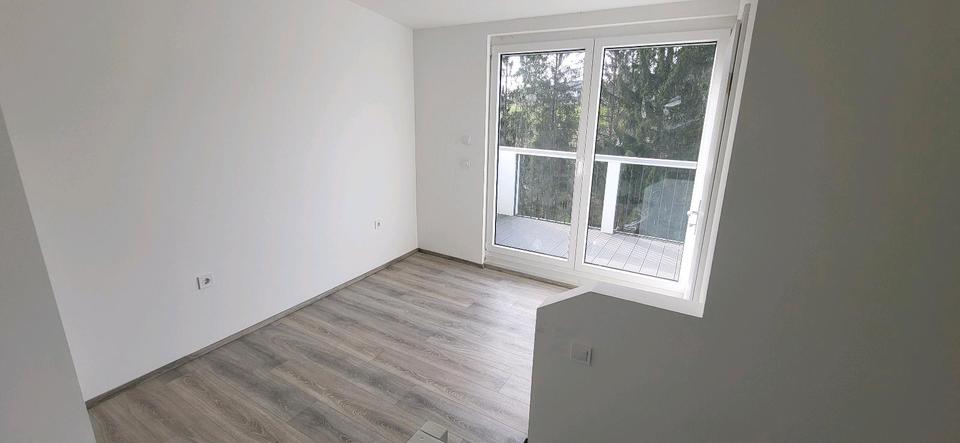 Etagenwohnung Engelskirchen - 4.5 Zimmer, 100 m&sup2;, 1.000&euro; | Angebot:25406261