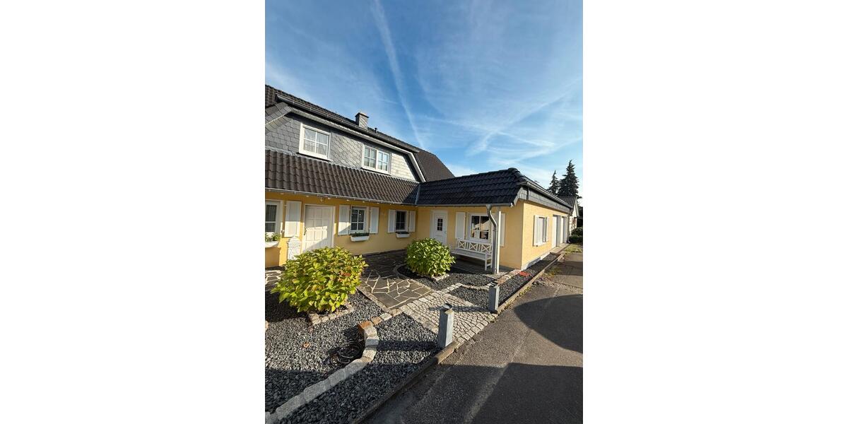 Einfamilienhaus Wermelskirchen - 9 Zimmer, 256 m&sup2;, 859.000&euro; | Angebot:25813936