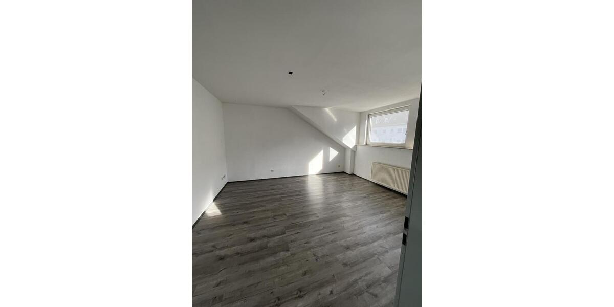 Dachgeschoßwohnung Plettenberg - 2 Zimmer, 67 m&sup2;, 450&euro; | Angebot:23393115