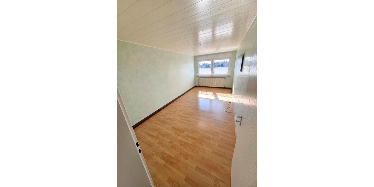 Etagenwohnung Bergneustadt - 3 Zimmer, 77 m&sup2;, 700&euro; | Angebot:25901566