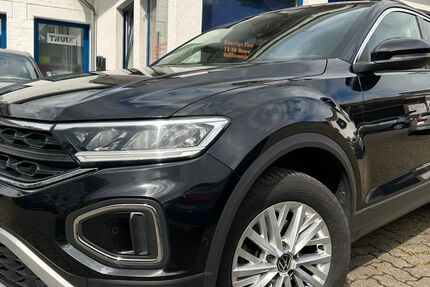 VW T-Roc 68.000 km 17.949 &euro; Gummersbach (Zwischen Toom Markt und ATU) 51645