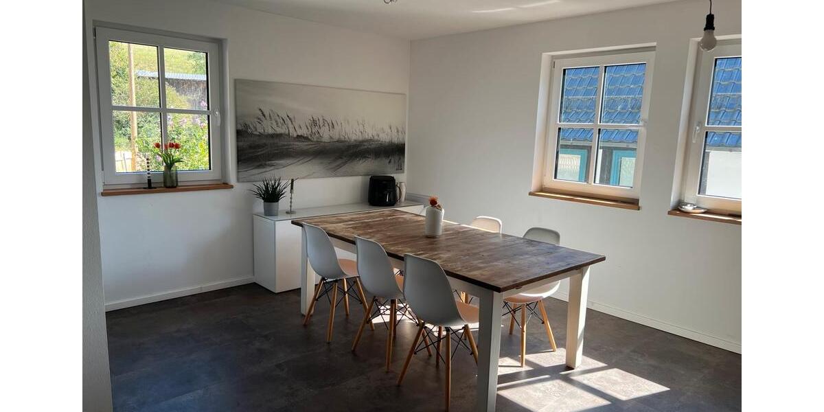 Einfamilienhaus Wiehl - 3 Zimmer, 110 m&sup2;, 1.500&euro; | Angebot:27614978