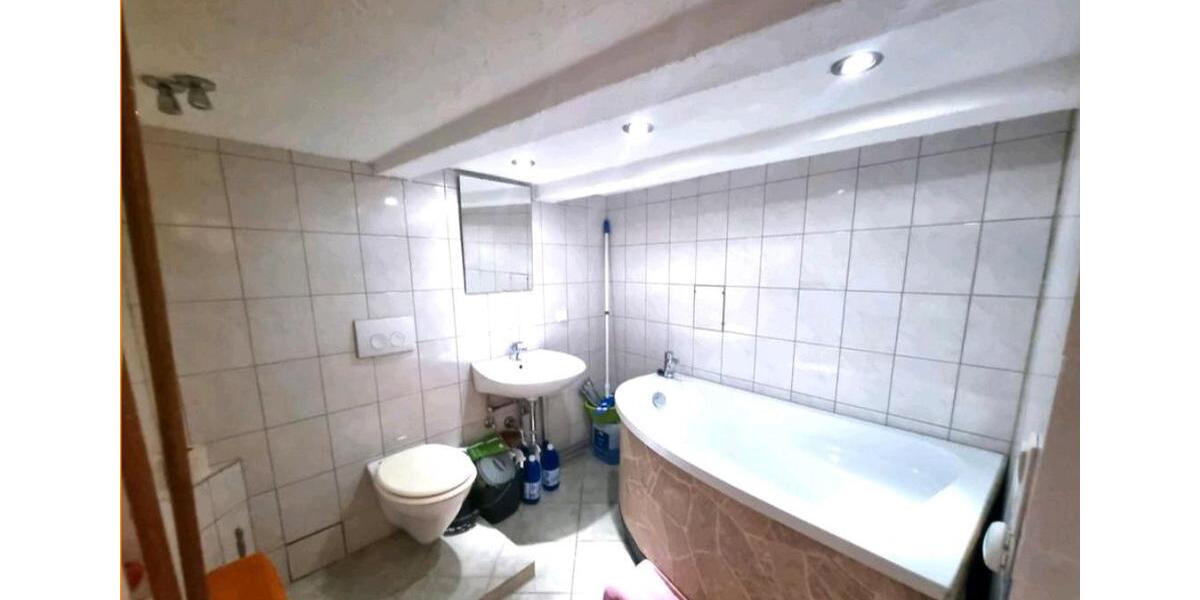 Reihenhaus Wiehl - 6 Zimmer, 150 m&sup2;, 180.000&euro; | Angebot:25882599