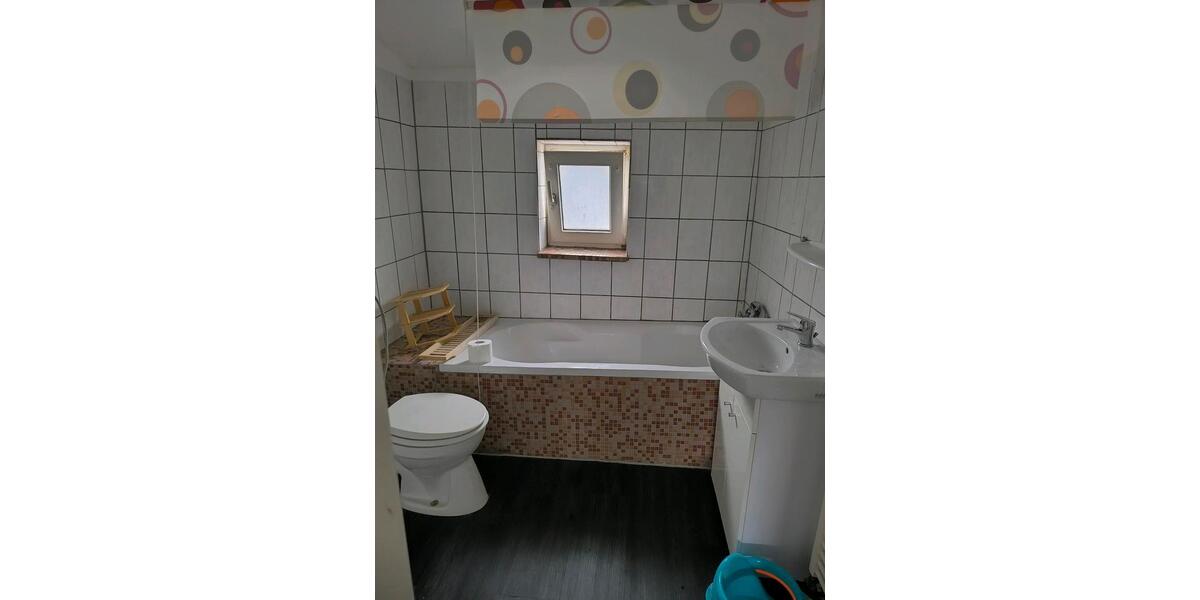 Dachgeschoßwohnung Etzbach - 3 Zimmer, 90 m&sup2;, 700&euro; | Angebot:25831821