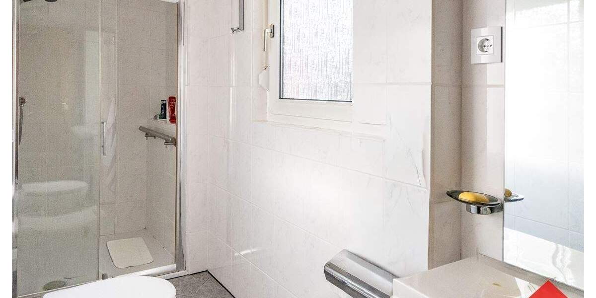 Einfamilienhaus mit Nebengebäude und Garagen in zentraler Lage von Kierspe - Mehrfamilienhaus, Wohnhaus Kierspe Kierspe Bahnhof | Angebot:25537526