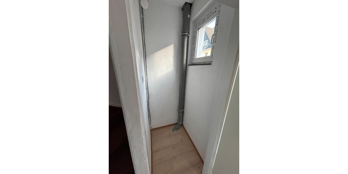 Reihenhaus Wissen - 7 Zimmer, 115 m&sup2;, 150.000&euro; | Angebot:26049997