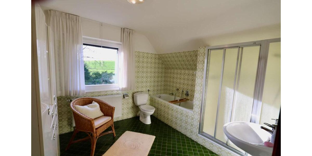 Etagenwohnung Overath - 3 Zimmer, 100 m&sup2;, 1.000&euro; | Angebot:24992525