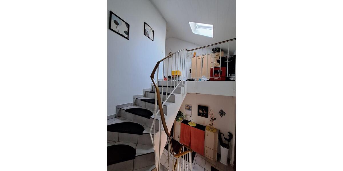 Dachgeschoßwohnung Windeck - 4 Zimmer, 117 m&sup2;, 1.050&euro; | Angebot:25805573