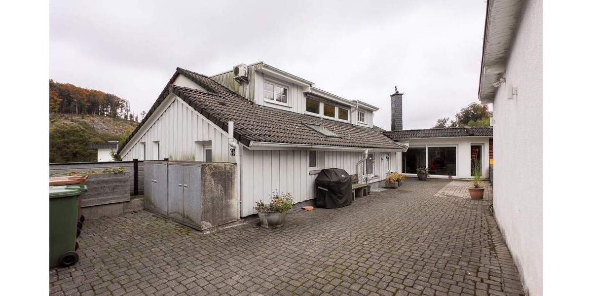Mehrfamilienhaus, Wohnhaus Lüdenscheid Stüttinghausen - 9 Zimmer, 349 m&sup2;, 399.000&euro; | Angebot:26117799