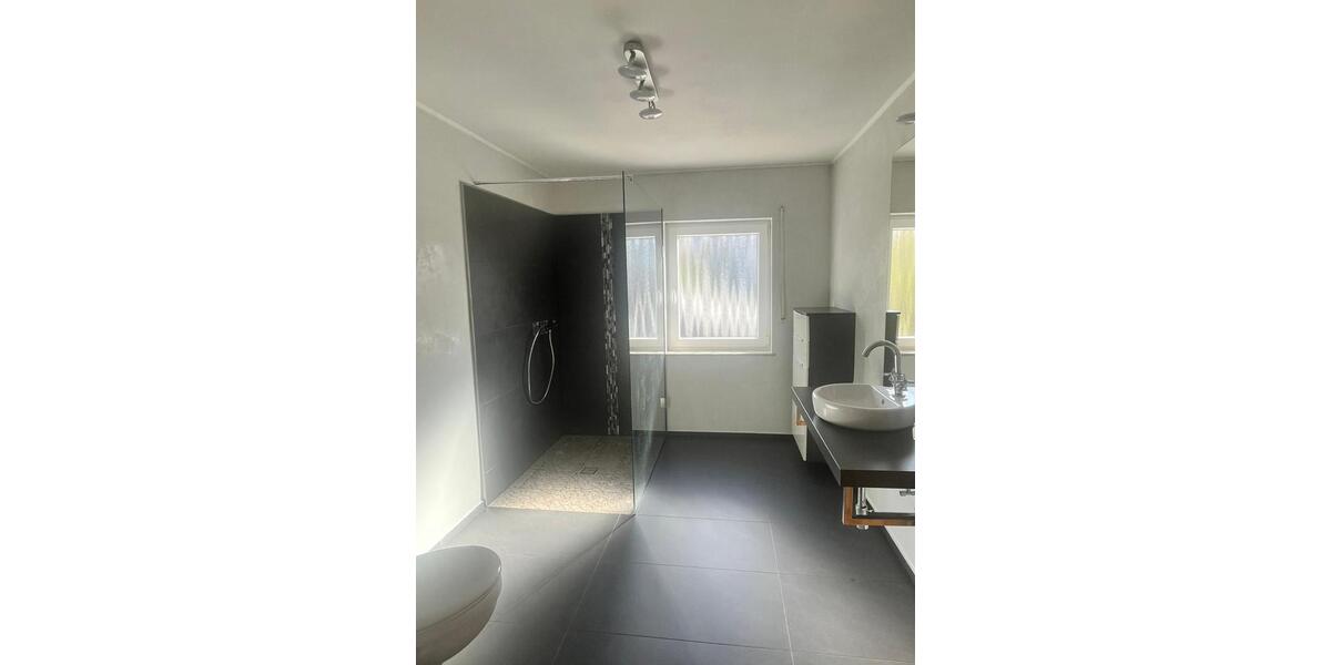 Etagenwohnung Windeck - 5 Zimmer, 125 m&sup2;, 1.000&euro; | Angebot:26051271