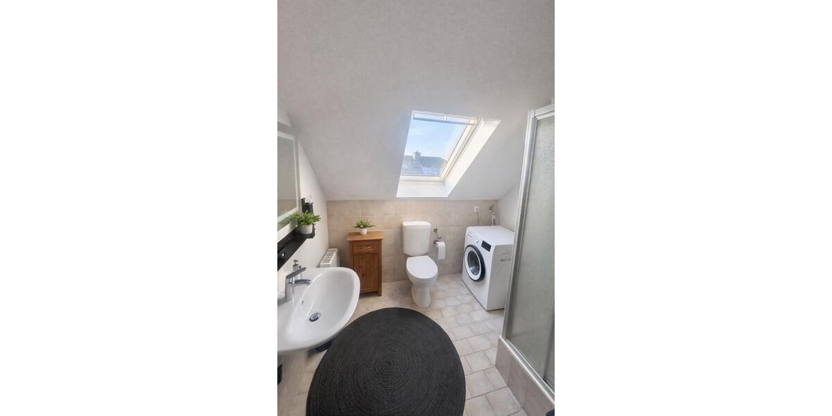 Dachgeschoßwohnung Etzbach - 3 Zimmer, 98 m&sup2;, 690&euro; | Angebot:25965340